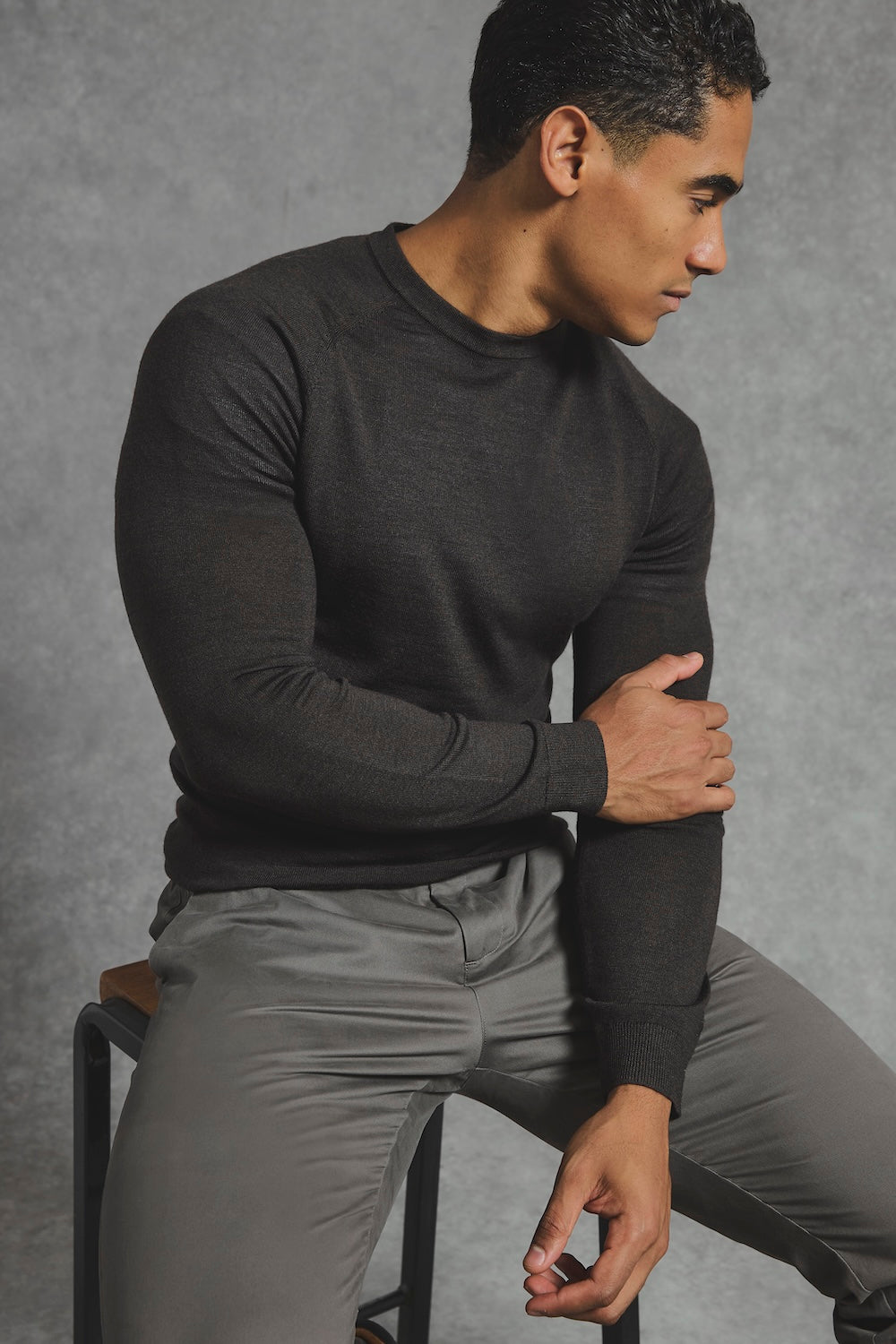 Extra Fine Merino Wool Crew Neck Sweater in Bitter Chocolate