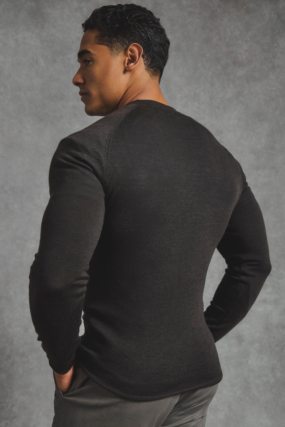 Extra Fine Merino Wool Crew Neck Sweater in Bitter Chocolate