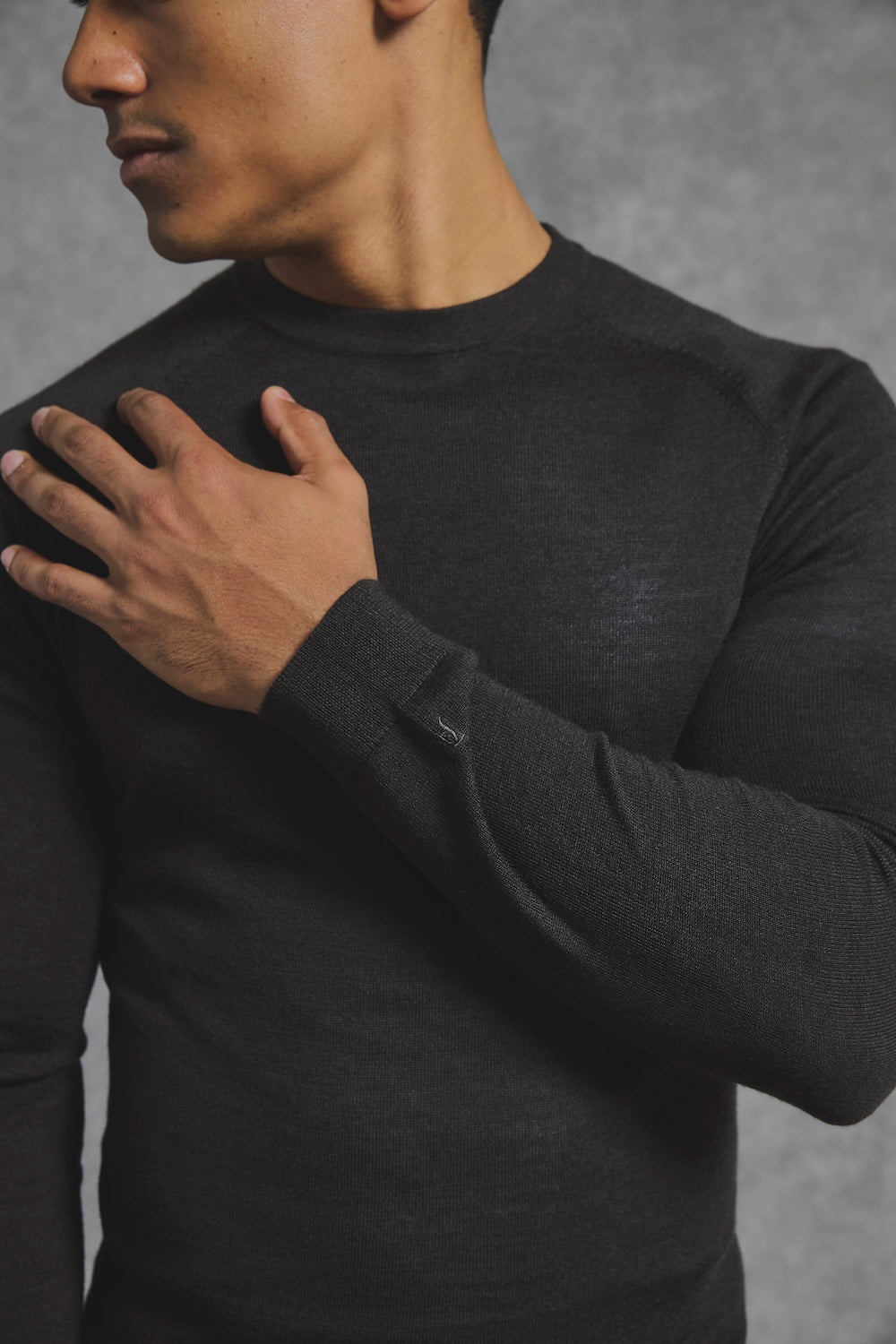 Extra Fine Merino Wool Crew Neck Sweater in Bitter Chocolate