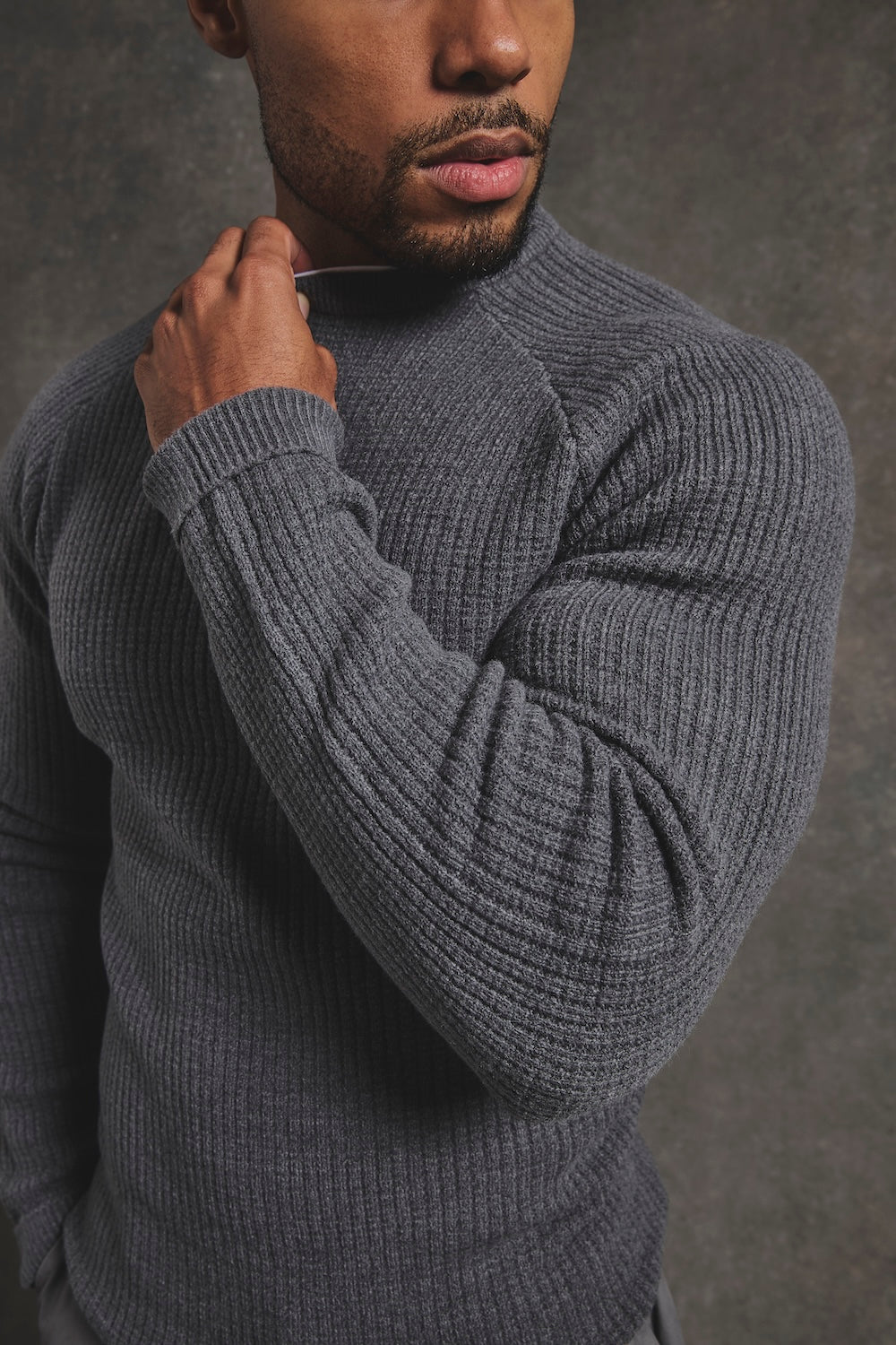 Fisherman Crew Neck Sweater in Iron Grey
