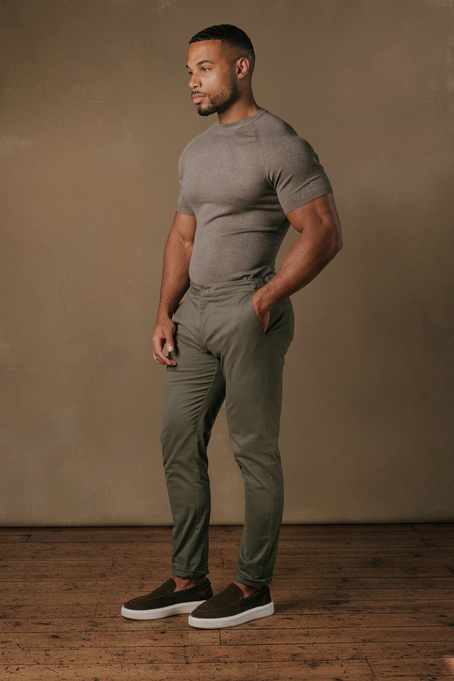 Fine Gauge Knitted T-Shirt in Mocha